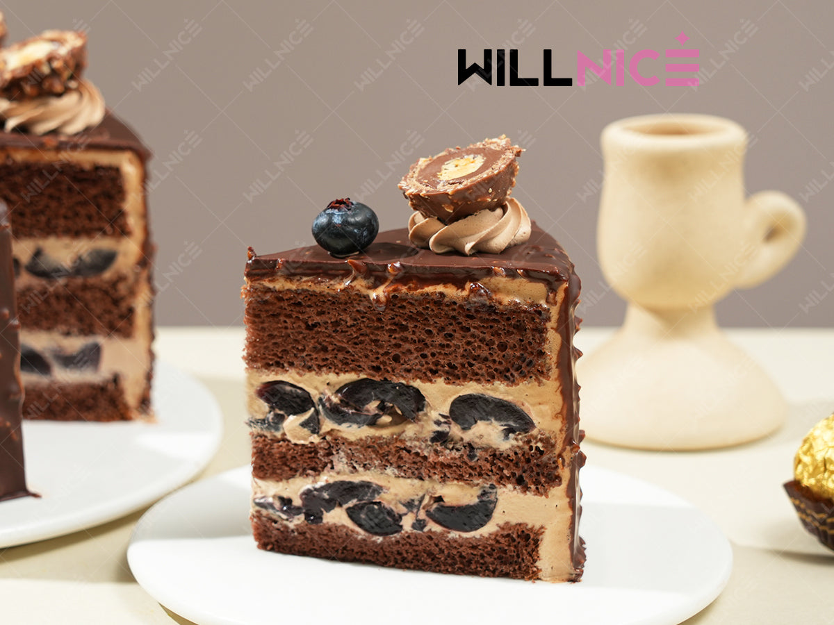 旺角卡門 - 香濃榛子黑車厘子心朱古力蛋糕